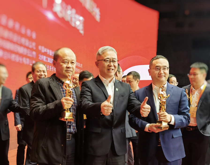摘“星”載譽(yù)，再“鑄”“魯班”！中國(guó)建筑界的“奧斯卡” 捧杯！